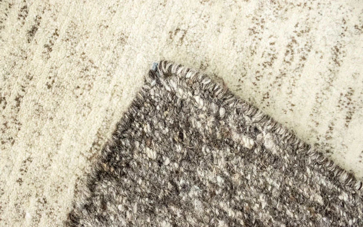 Nepal mattan - 179 x 118 cm - beige