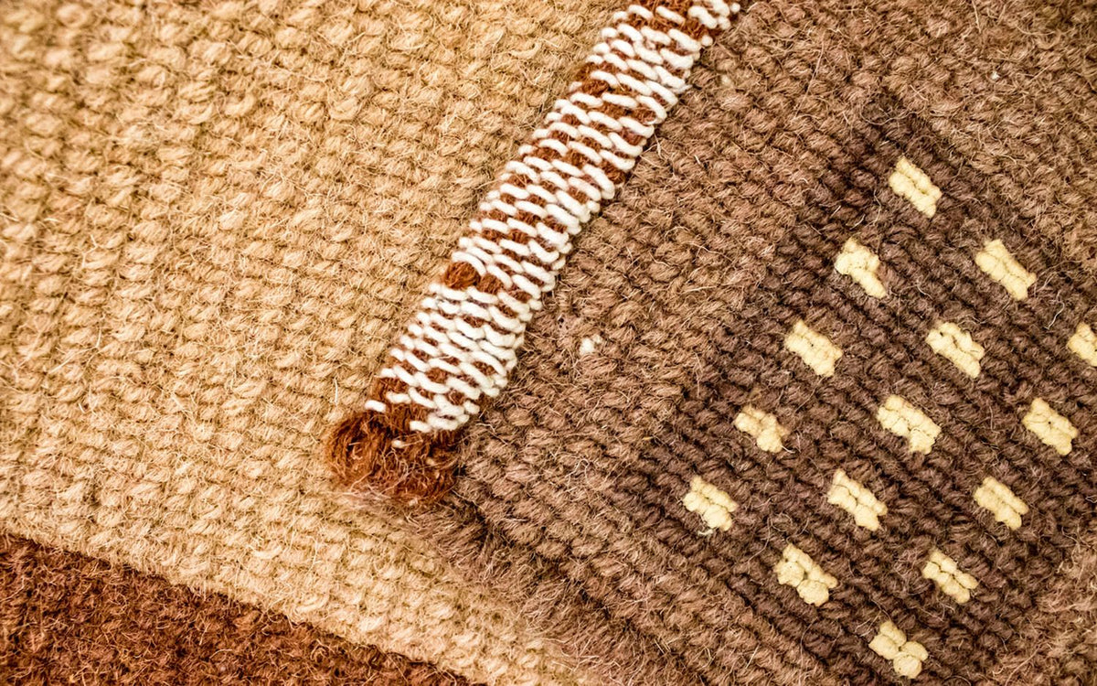 Nepal mattan - 191 x 148 cm - brun