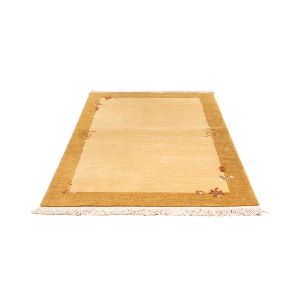 Nepal mattan - 181 x 123 cm - beige