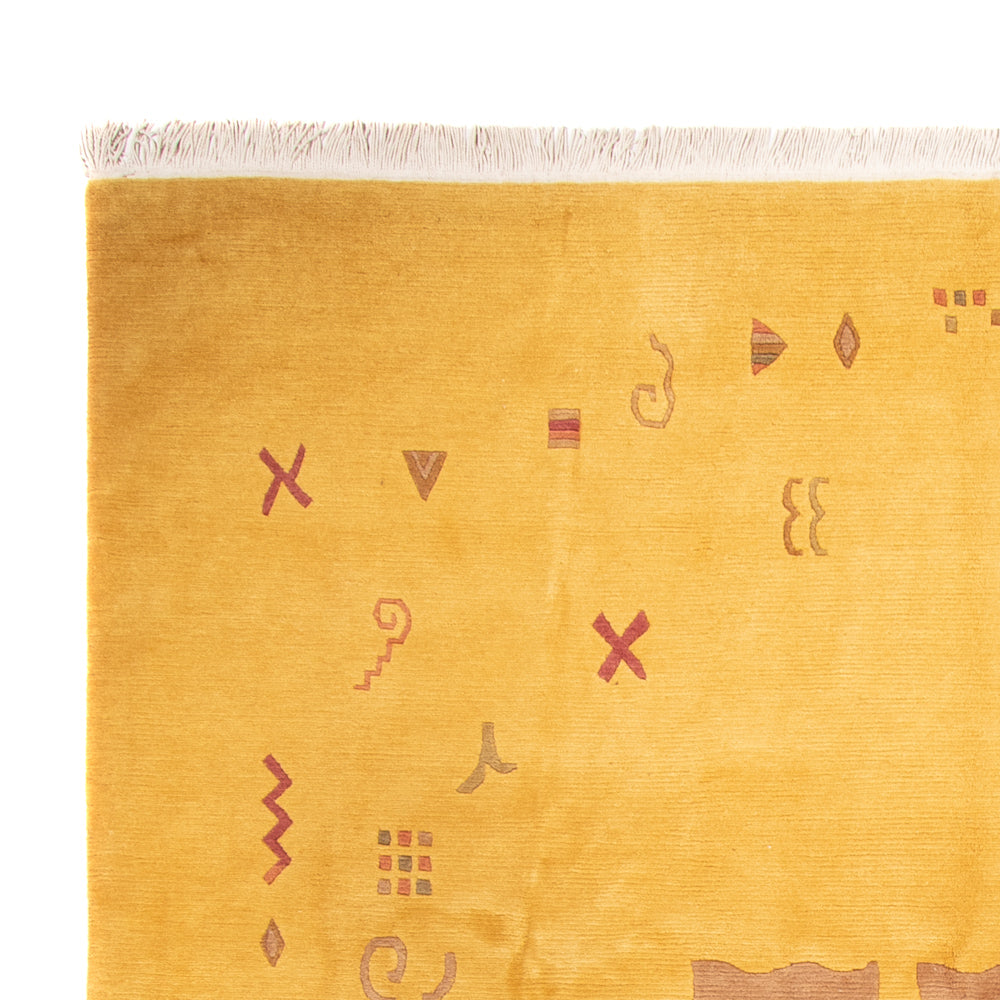 Nepal mattan - 357 x 256 cm - guld