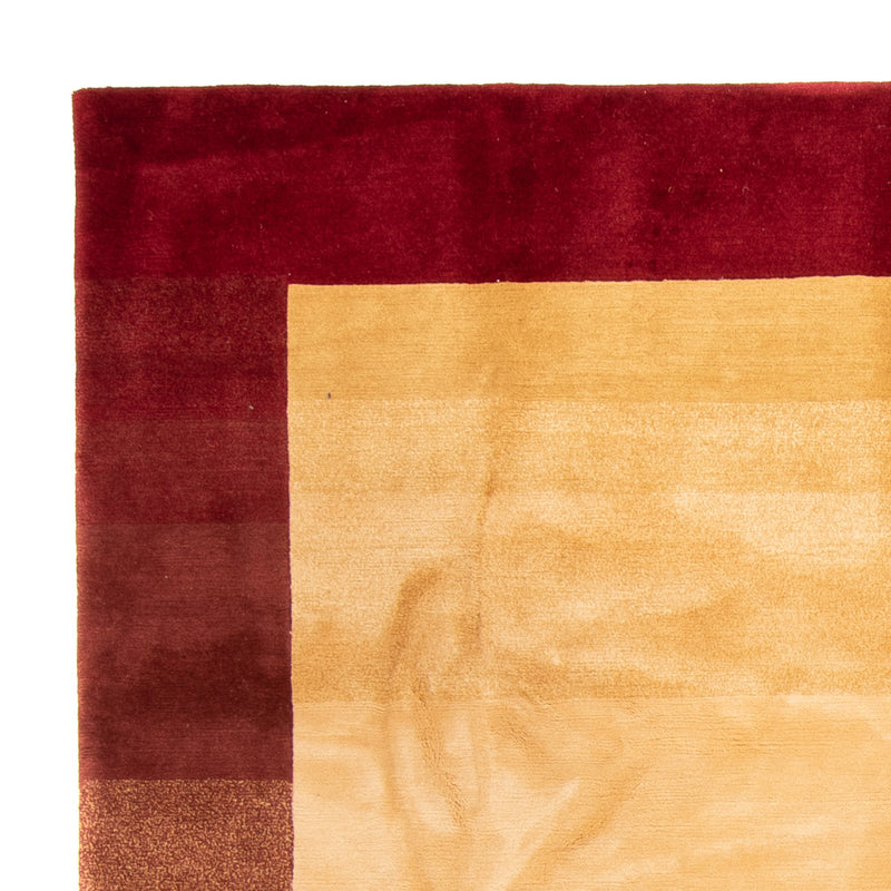 Nepal mattan - 303 x 251 cm - guld