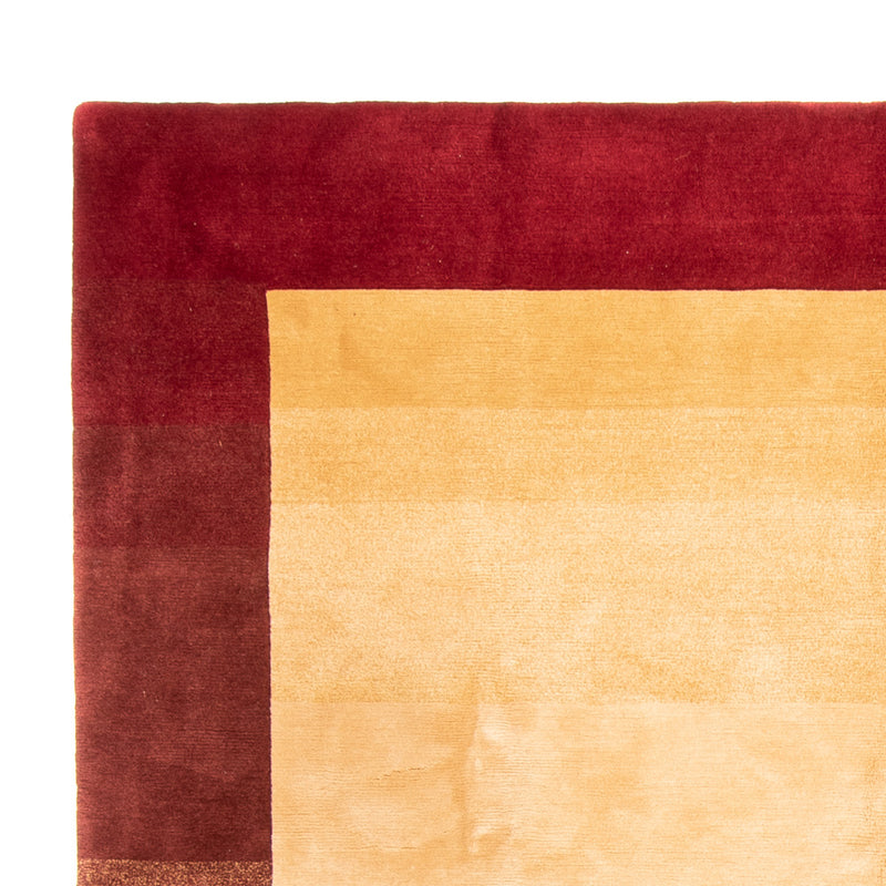 Nepal mattan - Kungliga - 347 x 251 cm - guld