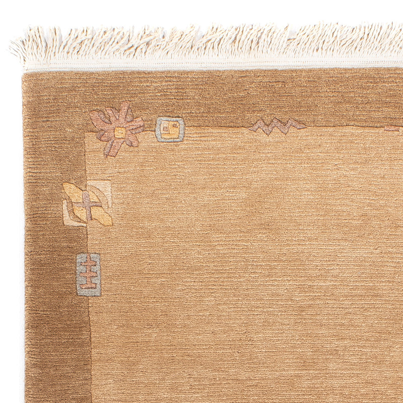 Nepal mattan - Kungliga - 143 x 71 cm - ljusbrun