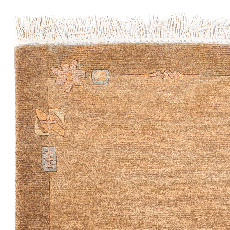 Nepal mattan - Kungliga - 138 x 73 cm - ljusbrun