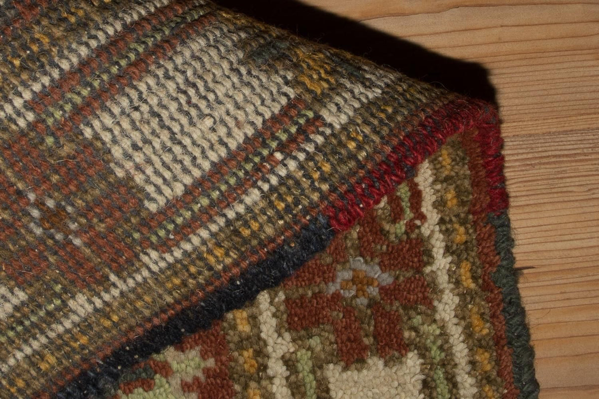 Oriental Carpet - 93 x 64 cm - rost