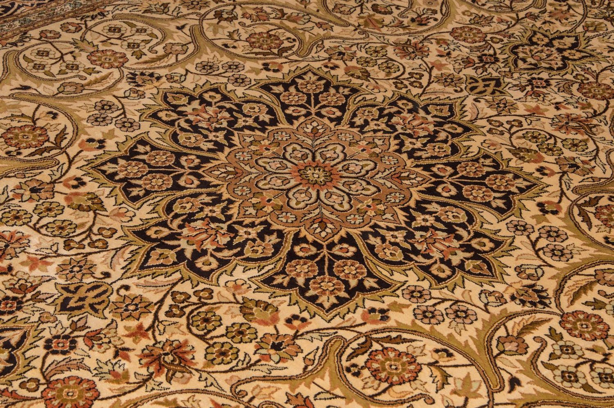Sidenmatta - Kashmir Silk - 342 x 234 cm - beige