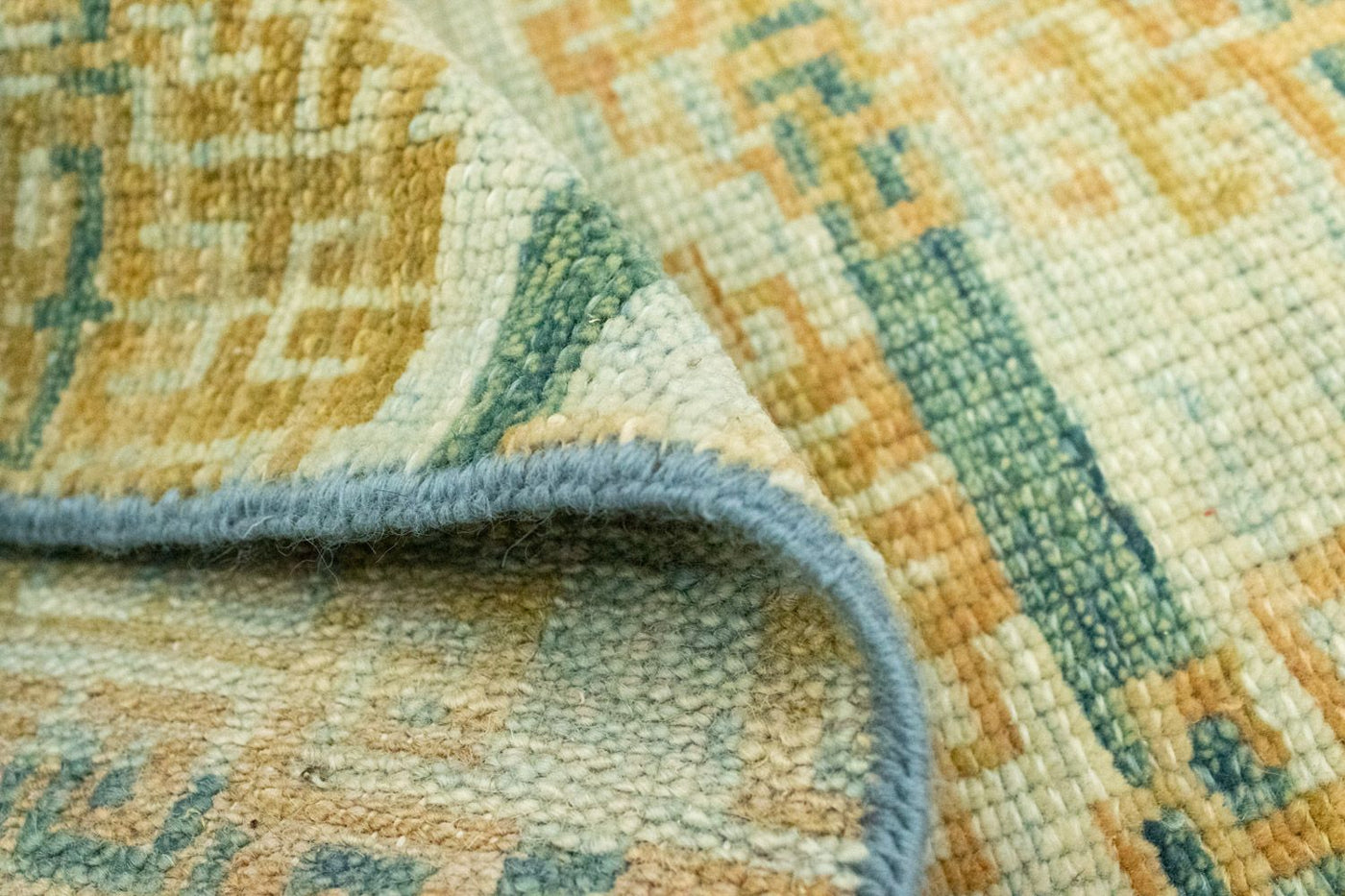 Designermatta kvadrat  - 61 x 59 cm - guld