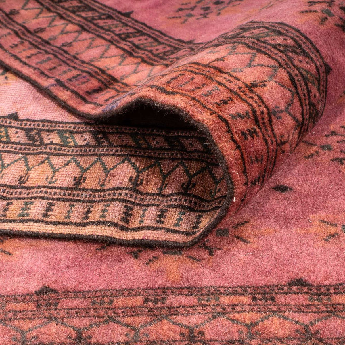 Pakistanska mattan - 165 x 131 cm - ljusröd