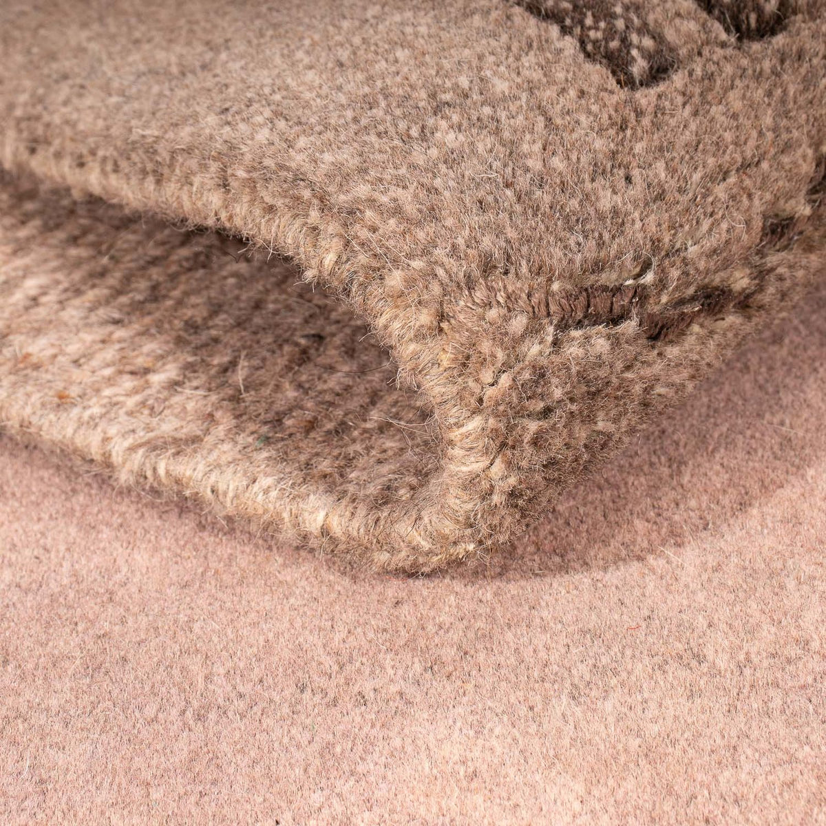 Nepal mattan - 180 x 124 cm - ljus mocca