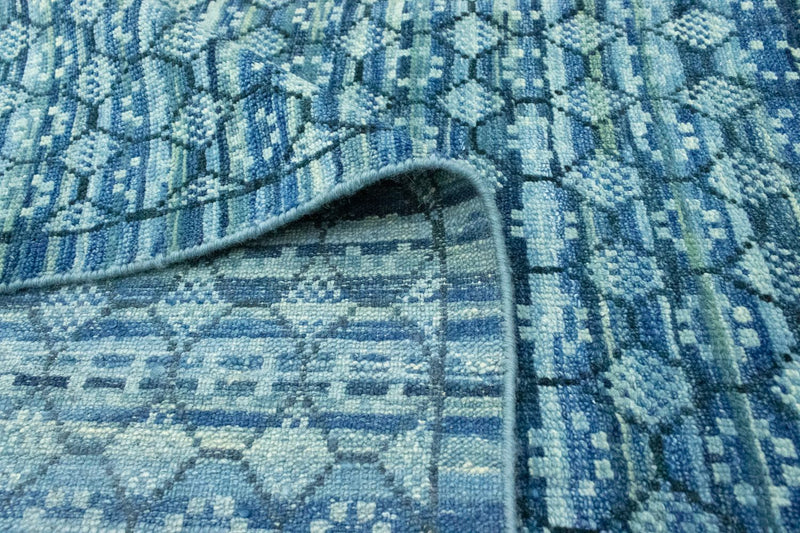 Designermatta - 285 x 237 cm - ljusblå