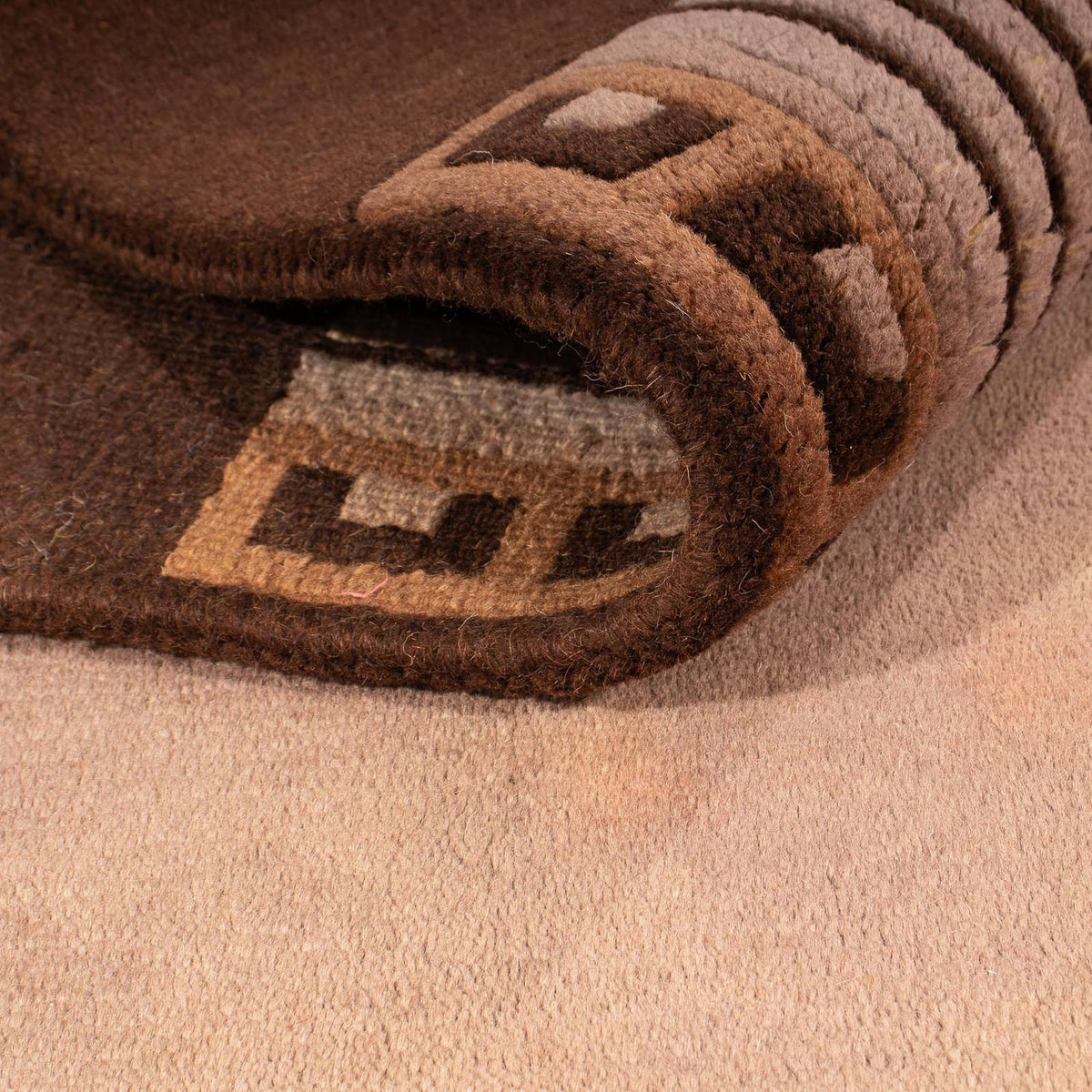 Nepal mattan - 193 x 142 cm - ljusbrun