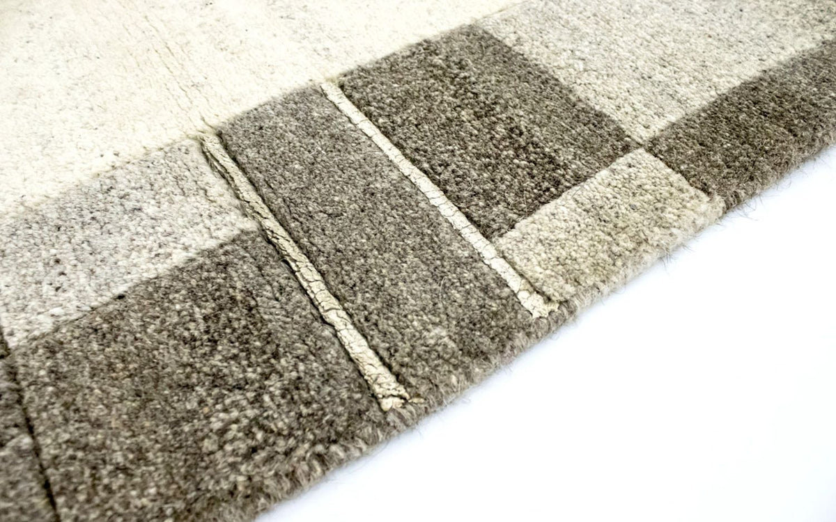 Nepal mattan - 177 x 121 cm - beige