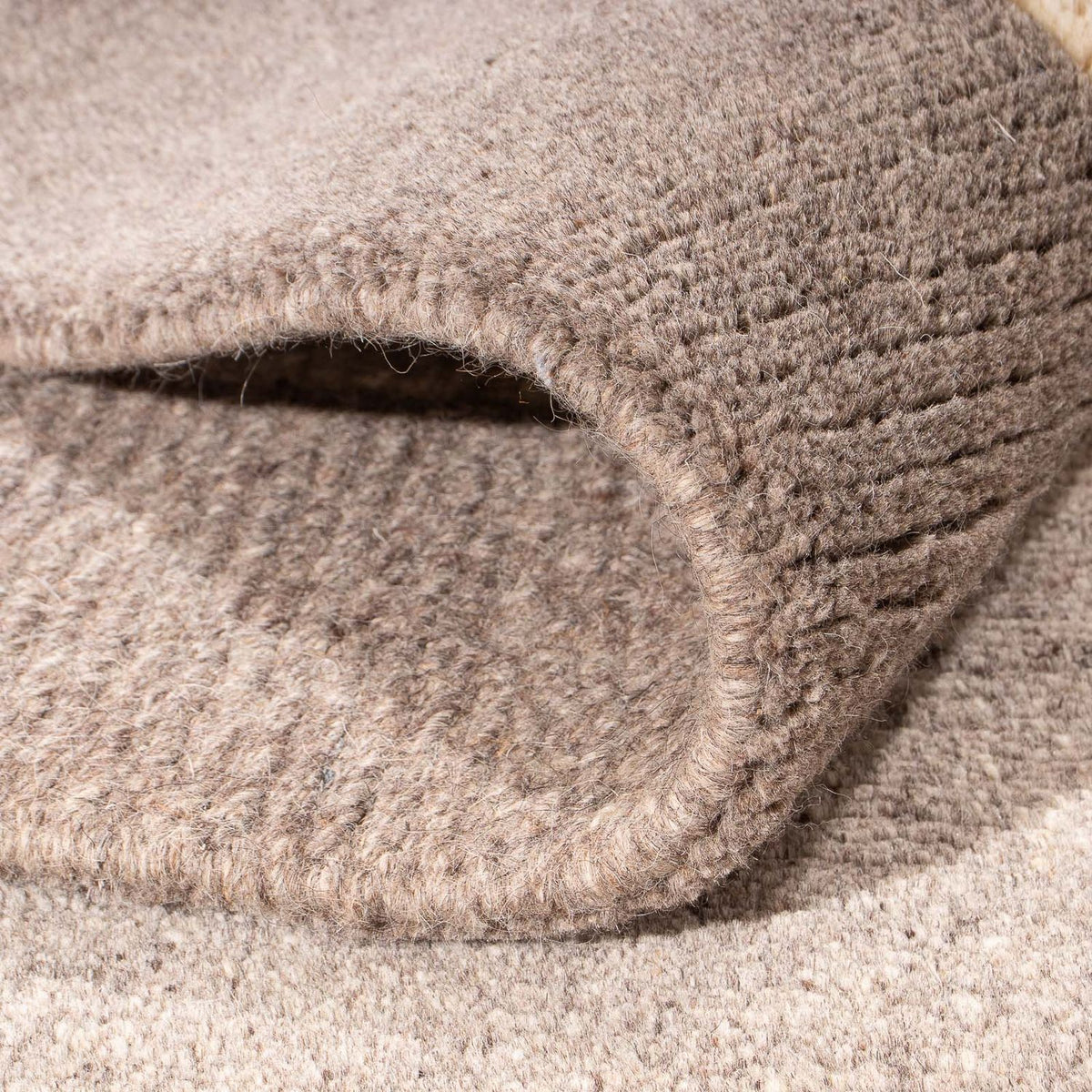 Nepal mattan - 270 x 191 cm - ljus mocca