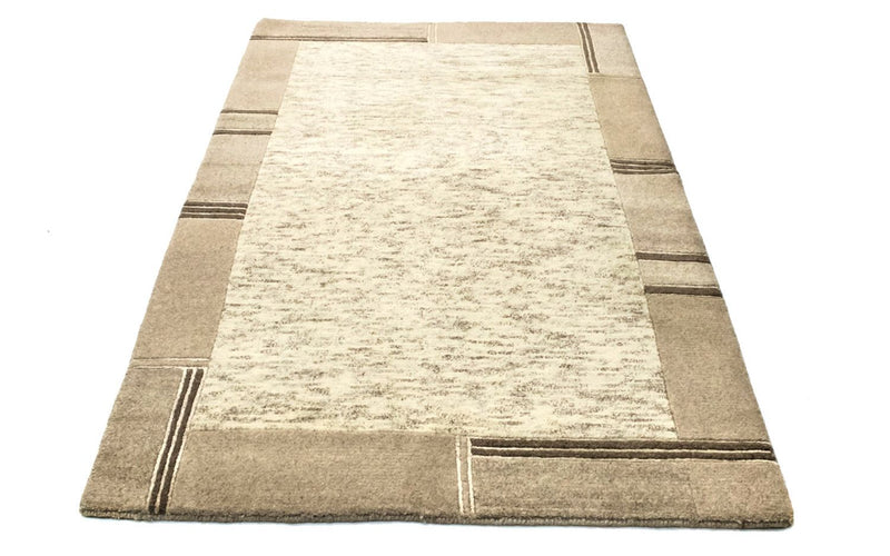 Nepal mattan - 176 x 127 cm - beige
