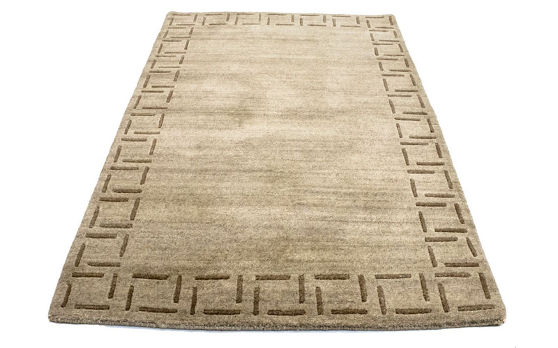 Nepal mattan - 187 x 124 cm - beige