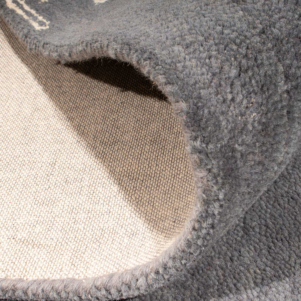 Designermatta - 244 x 151 cm - grått