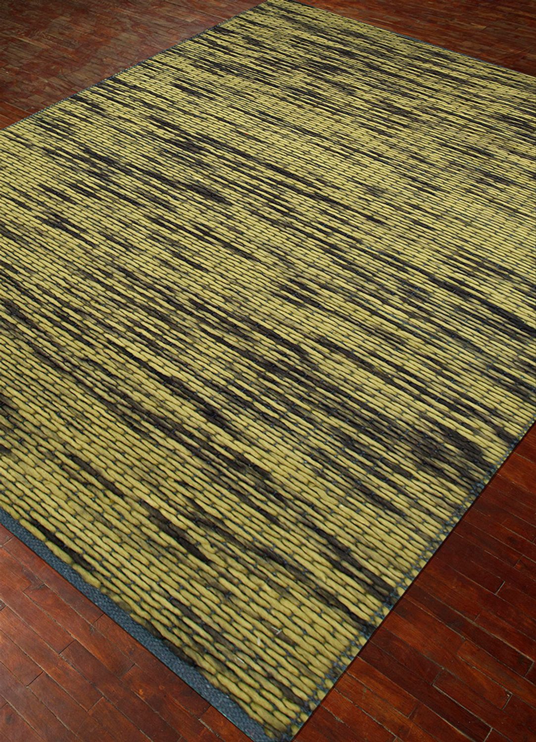 DP02-RUG1053841-180x120