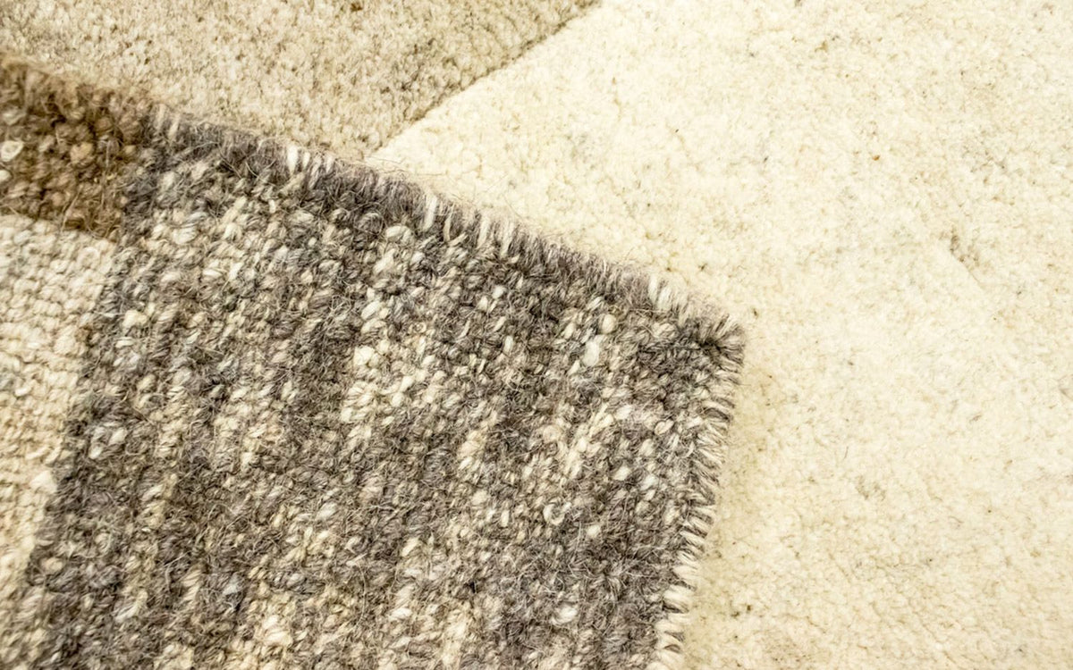 Nepal mattan - 174 x 122 cm - beige