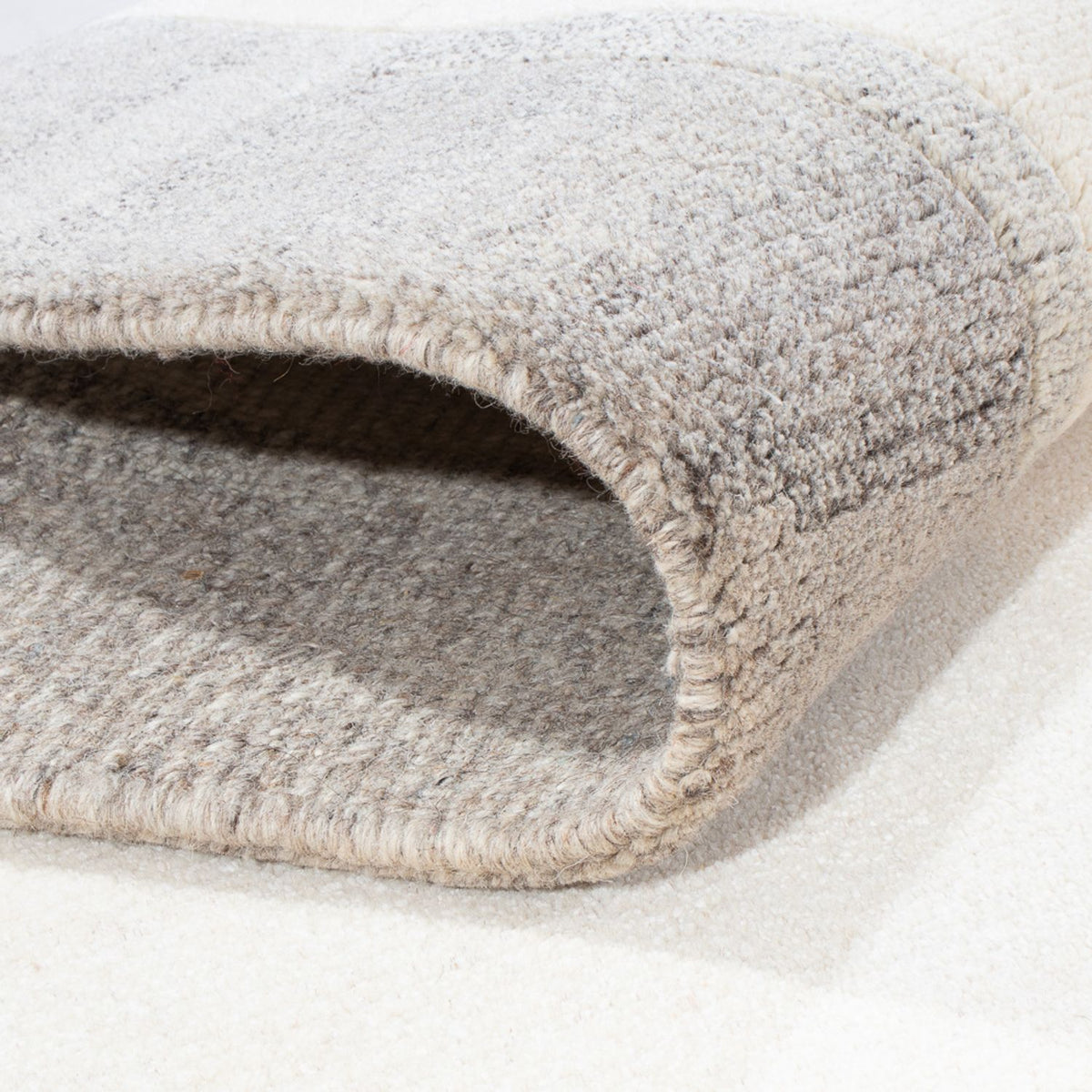 Nepal mattan - 200 x 142 cm - vit