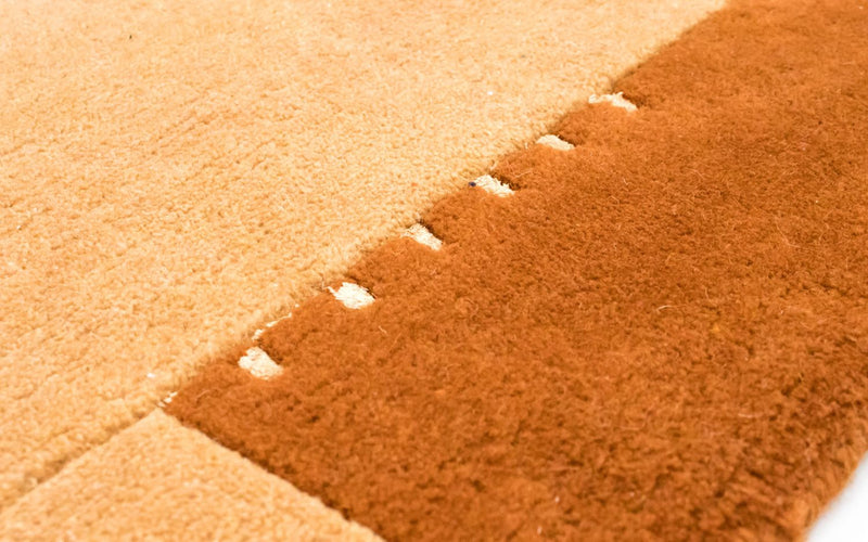 Nepal mattan - 238 x 177 cm - ljusbrun