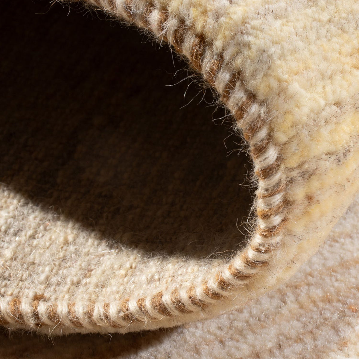 Gabbeh-matta - persisk - 137 x 73 cm - ljusbeige