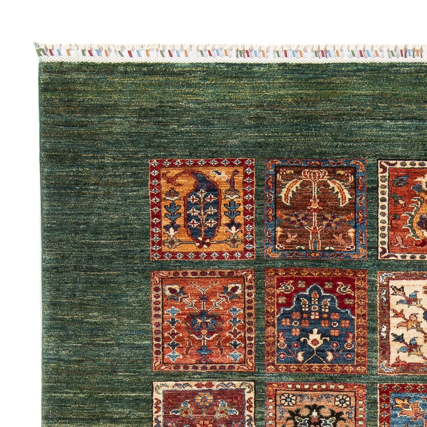Bakhtiari Mattan 232x175cm - Oriental Carpet