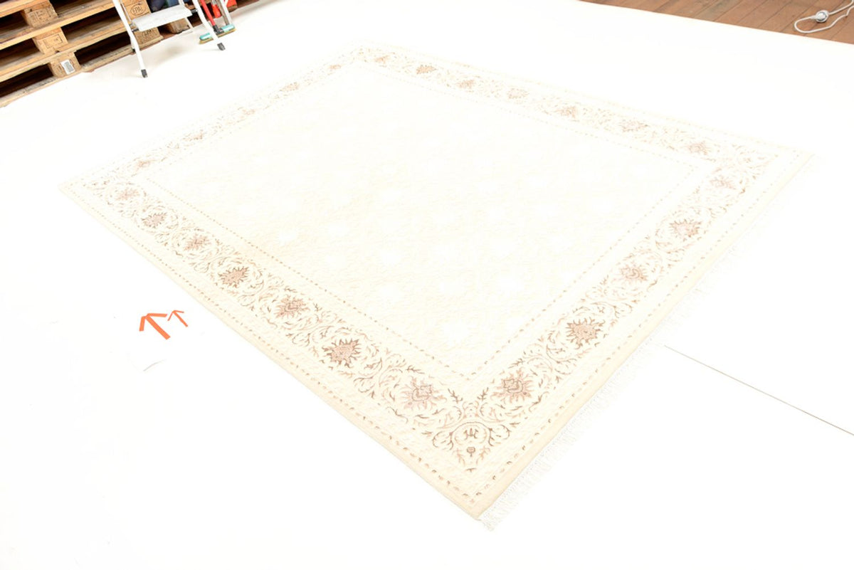 Oriental Carpet - 240 x 176 cm - vit