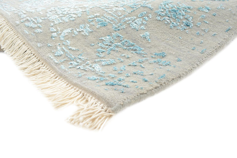 Designermatta - 194 x 149 cm - ljusgrå