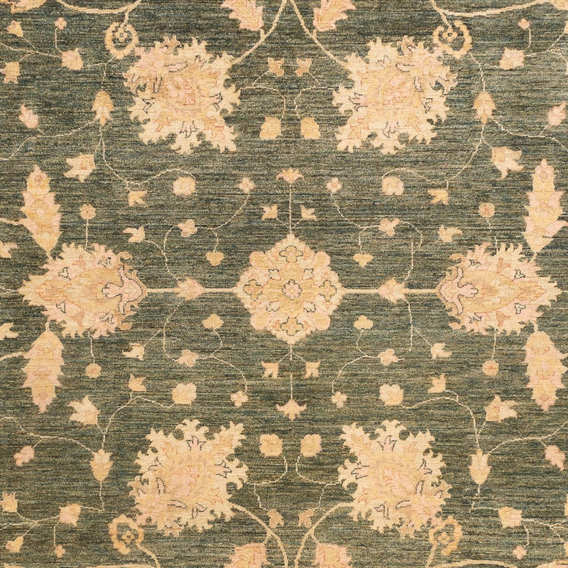 Ziegler Carpet - 348 x 256 cm - olivgrön