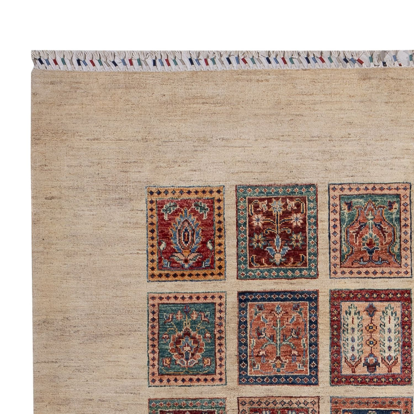 Bakhtiari Mattan 246x176cm - Oriental Carpet