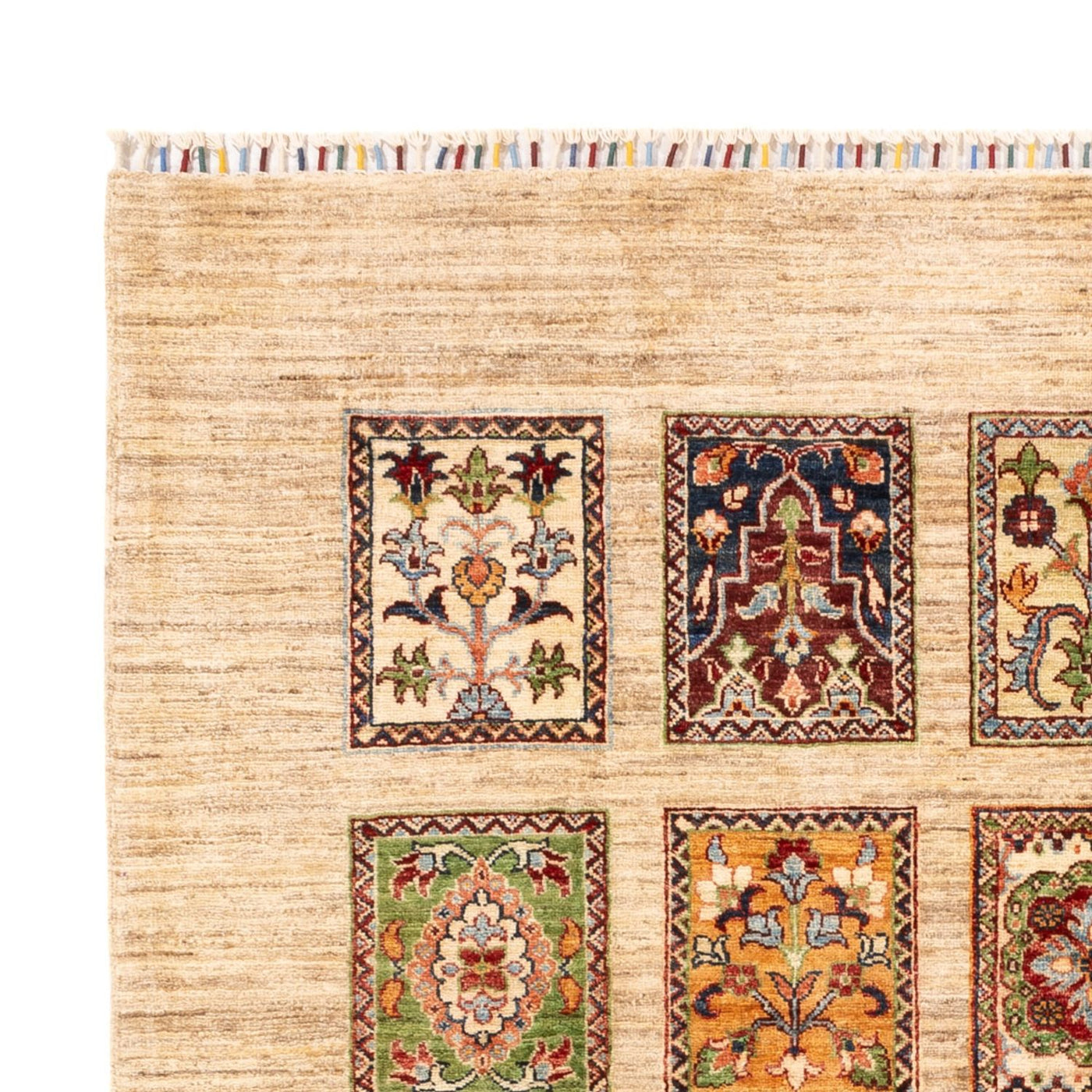 Bakhtiari Mattan 240x174cm - Oriental Carpet