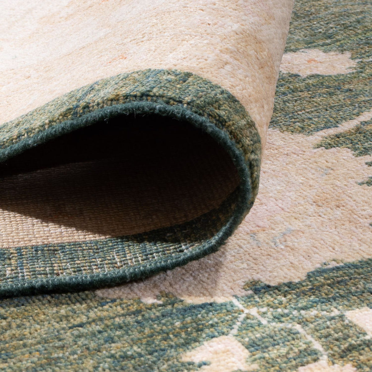 Ziegler Carpet - 360 x 278 cm - olivgrön