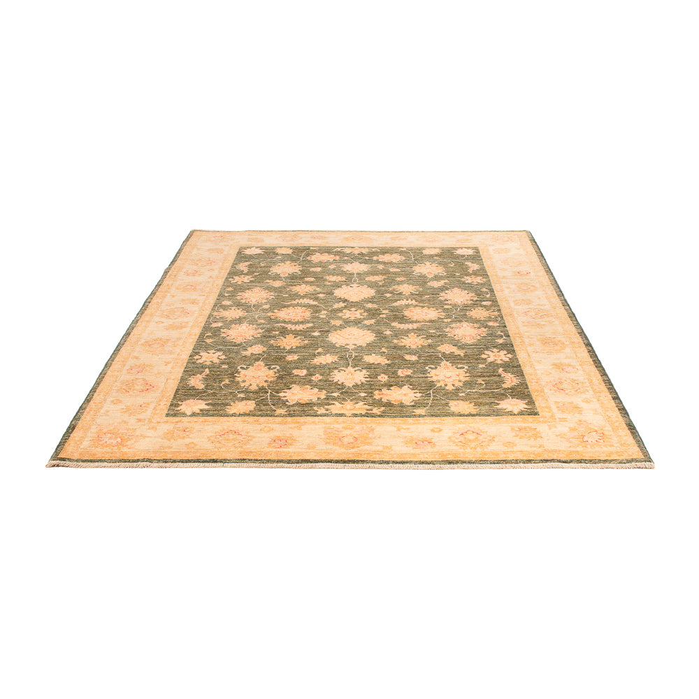 Ziegler Carpet - 202 x 155 cm - olivgrön