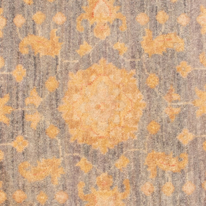 Ziegler Carpet runt  - 92 x 96 cm - beige