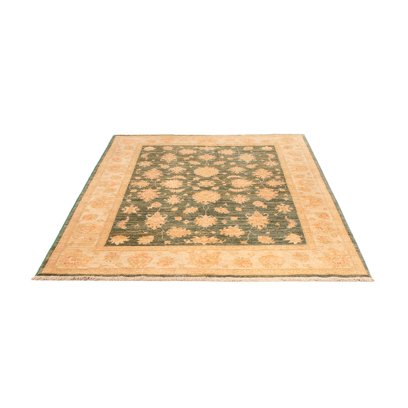 Ziegler Carpet - 202 x 147 cm - olivgrön