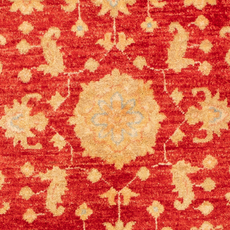 Ziegler Carpet runt  - 99 x 96 cm - röd