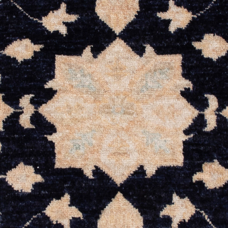 Ziegler Carpet - 98 x 81 cm - svart