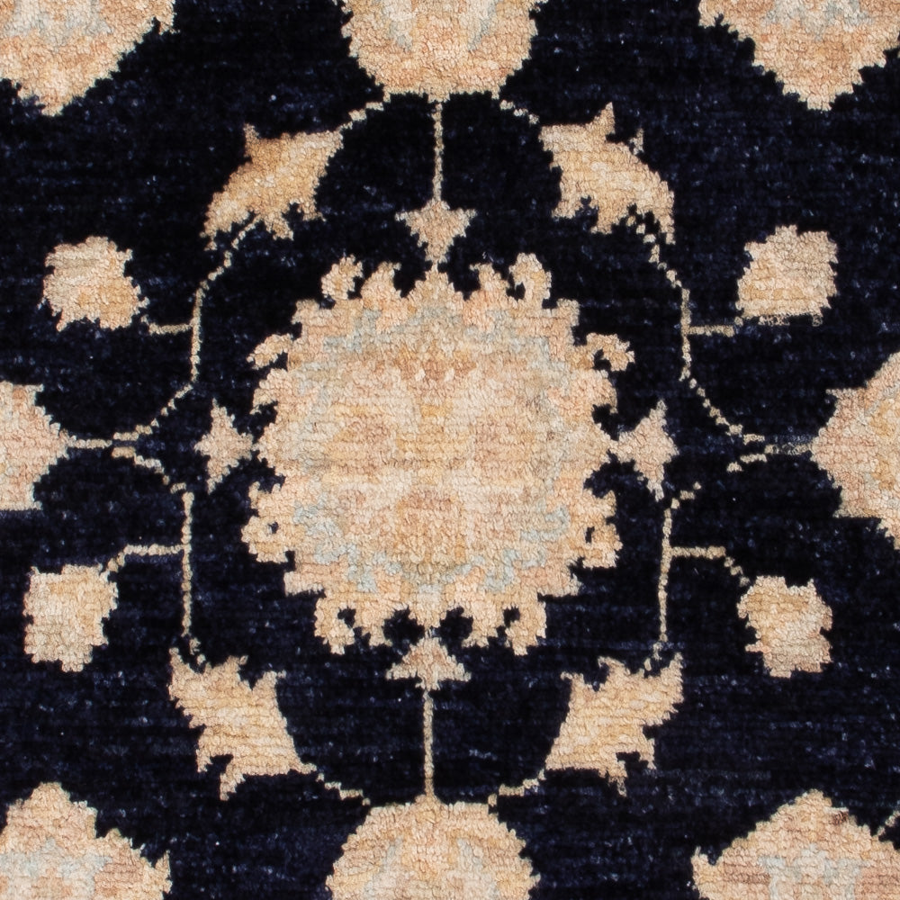 Ziegler Carpet - 102 x 80 cm - svart