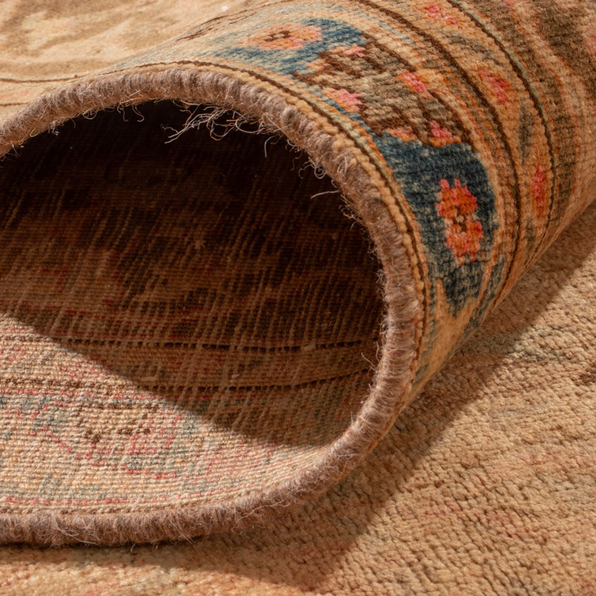 Vintage matta - 368 x 281 cm - mörk beige