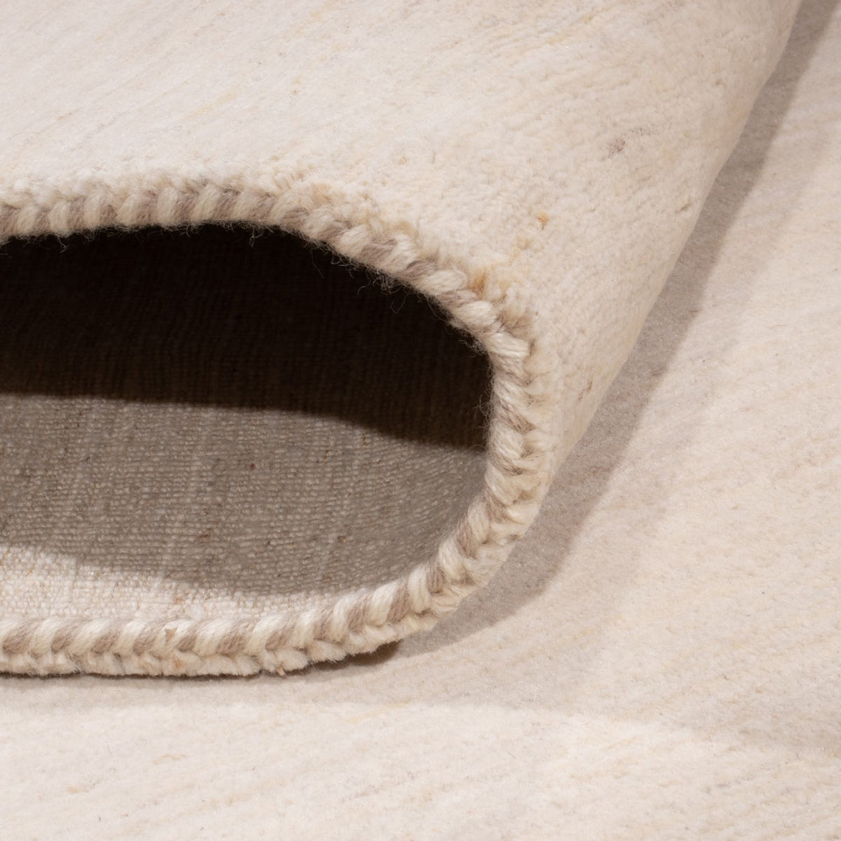 Gabbeh-mattan - Loribaft Indus - 296 x 209 cm - grädde