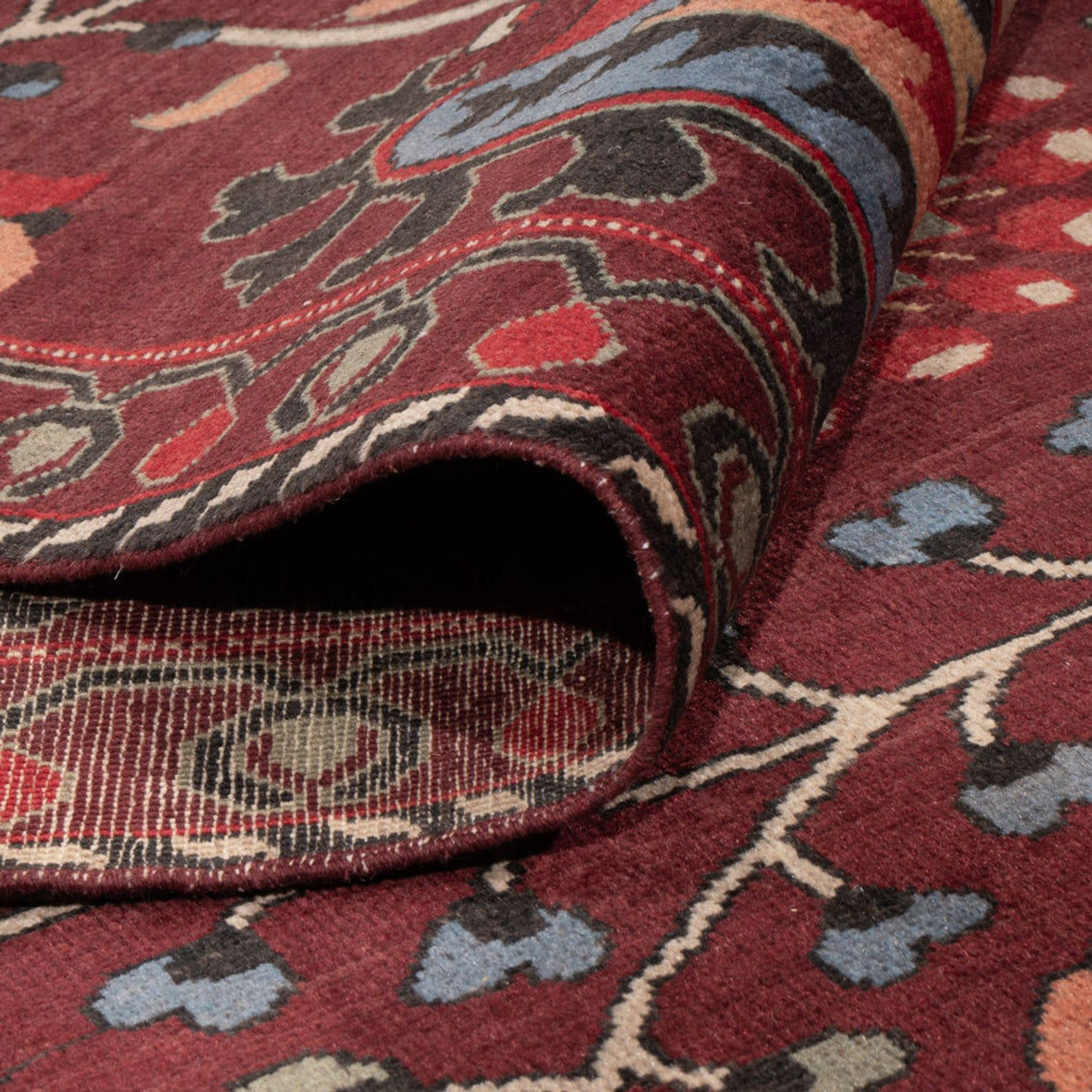 Designermatta - 309 x 251 cm - rött vin