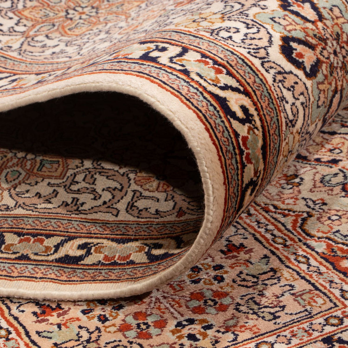 Sidenmatta - Kashmir Silk - 304 x 246 cm - sand
