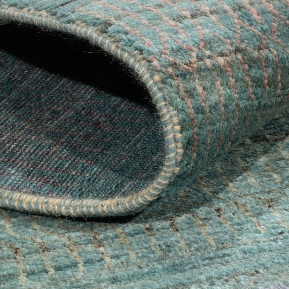 Designermatta - 196 x 152 cm - mörkgrön