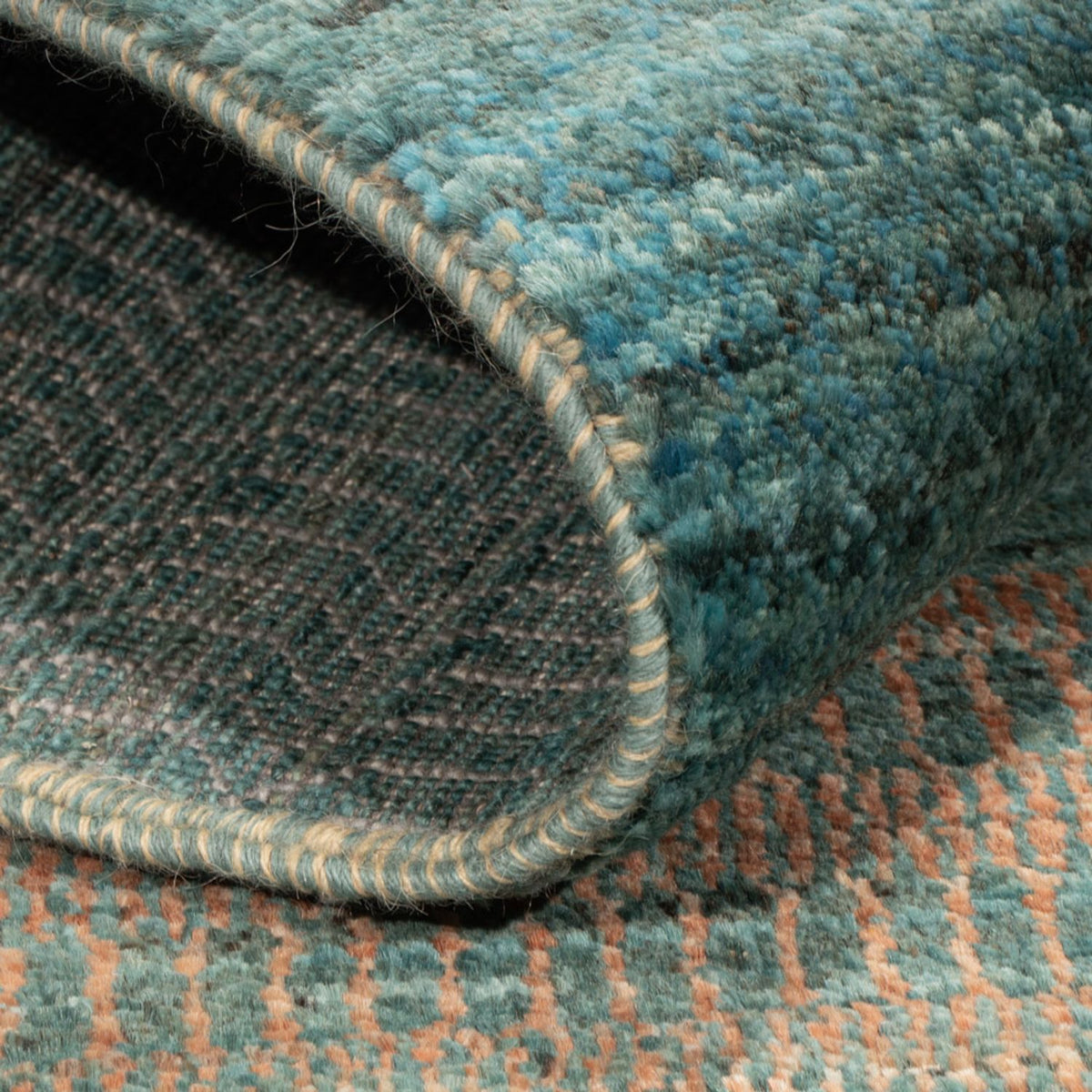 Designermatta - 195 x 154 cm - mörkgrön