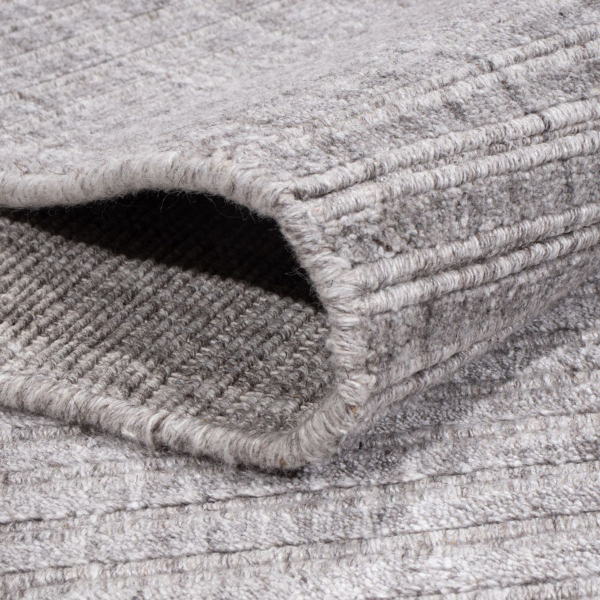 Designermatta - 308 x 244 cm - ljusgrå