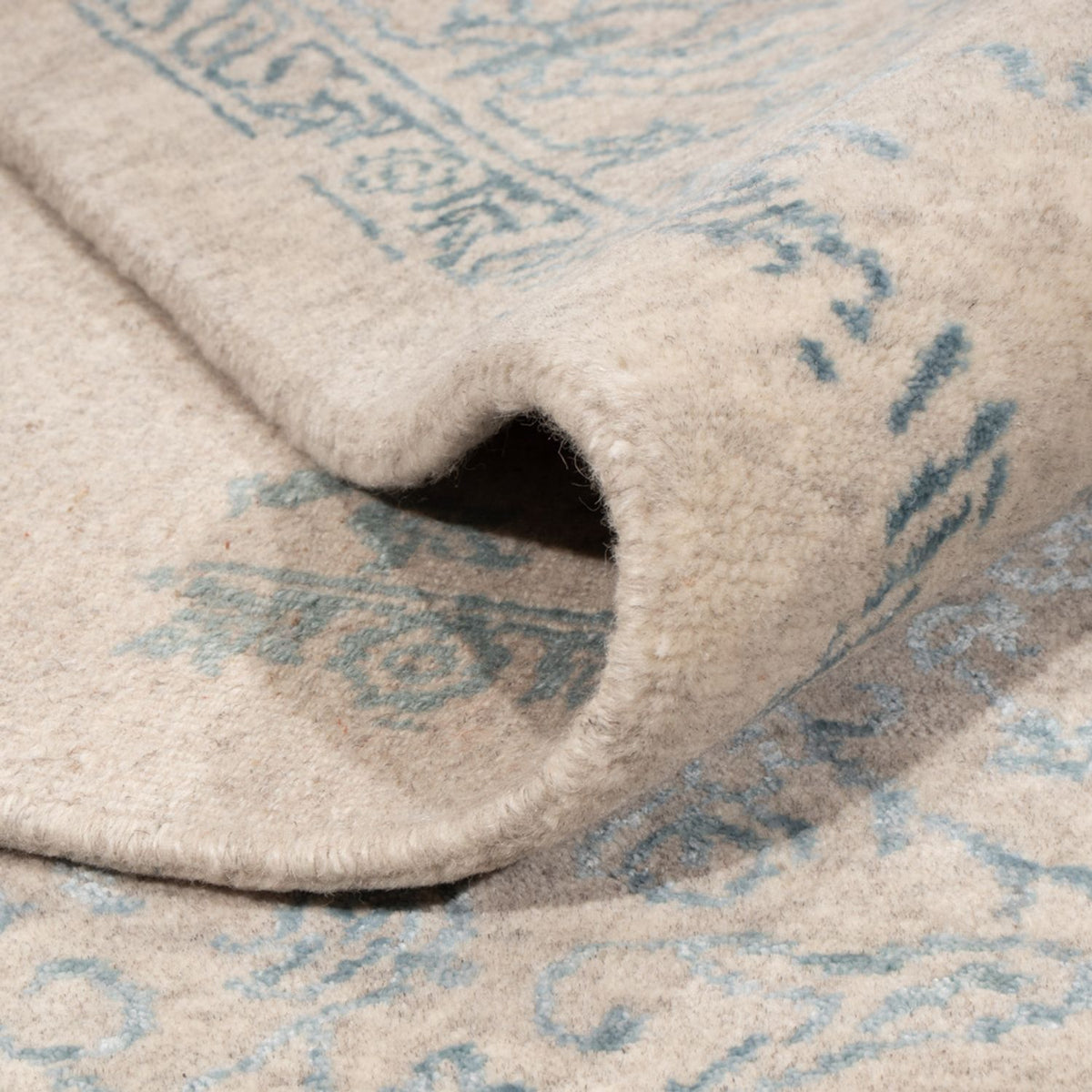 Designermatta - 289 x 241 cm - ljusblå