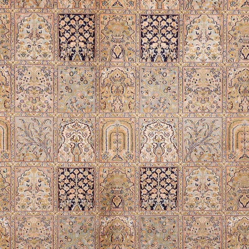 Sidenmatta - Kashmir Silk - 378 x 273 cm - mörk beige