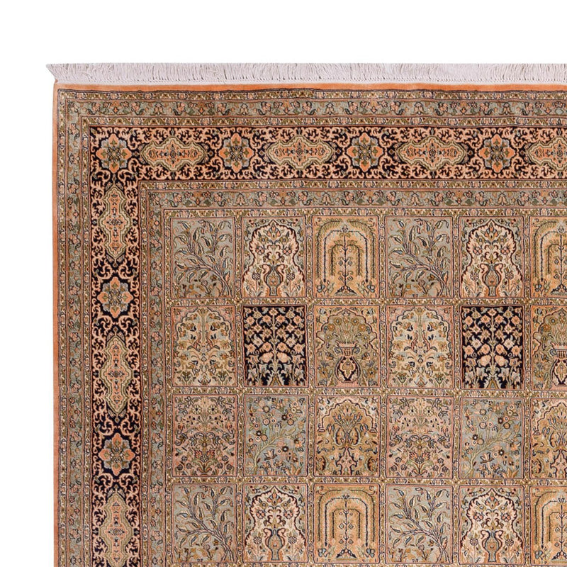 Sidenmatta - Kashmir Silk - 378 x 273 cm - mörk beige