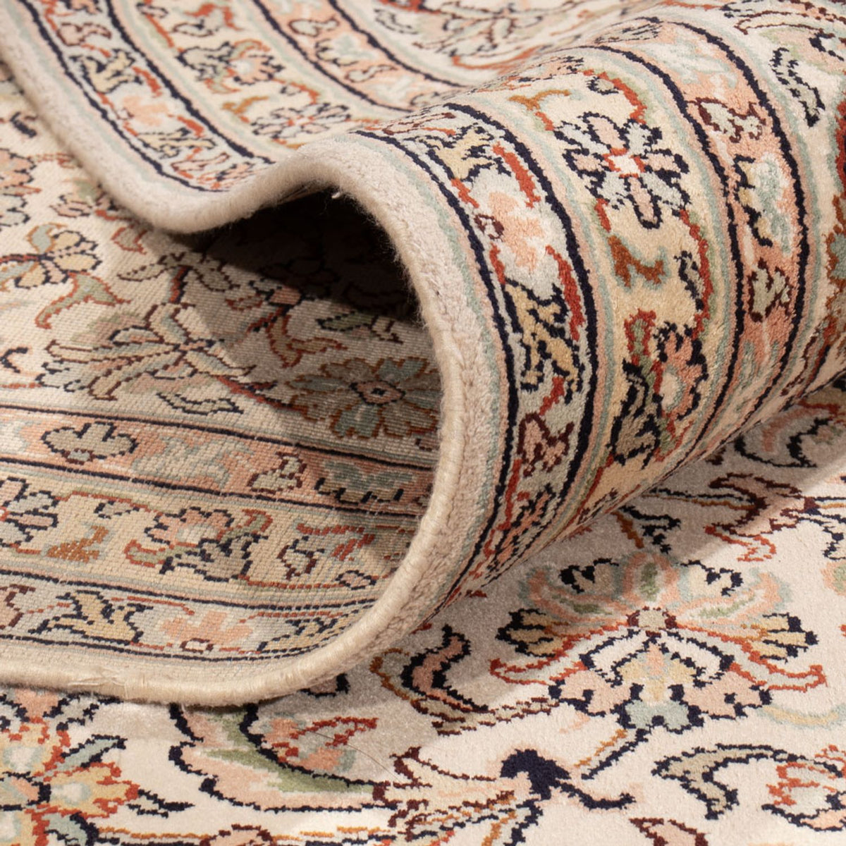 Sidenmatta - Kashmir Silk - 329 x 244 cm - beige