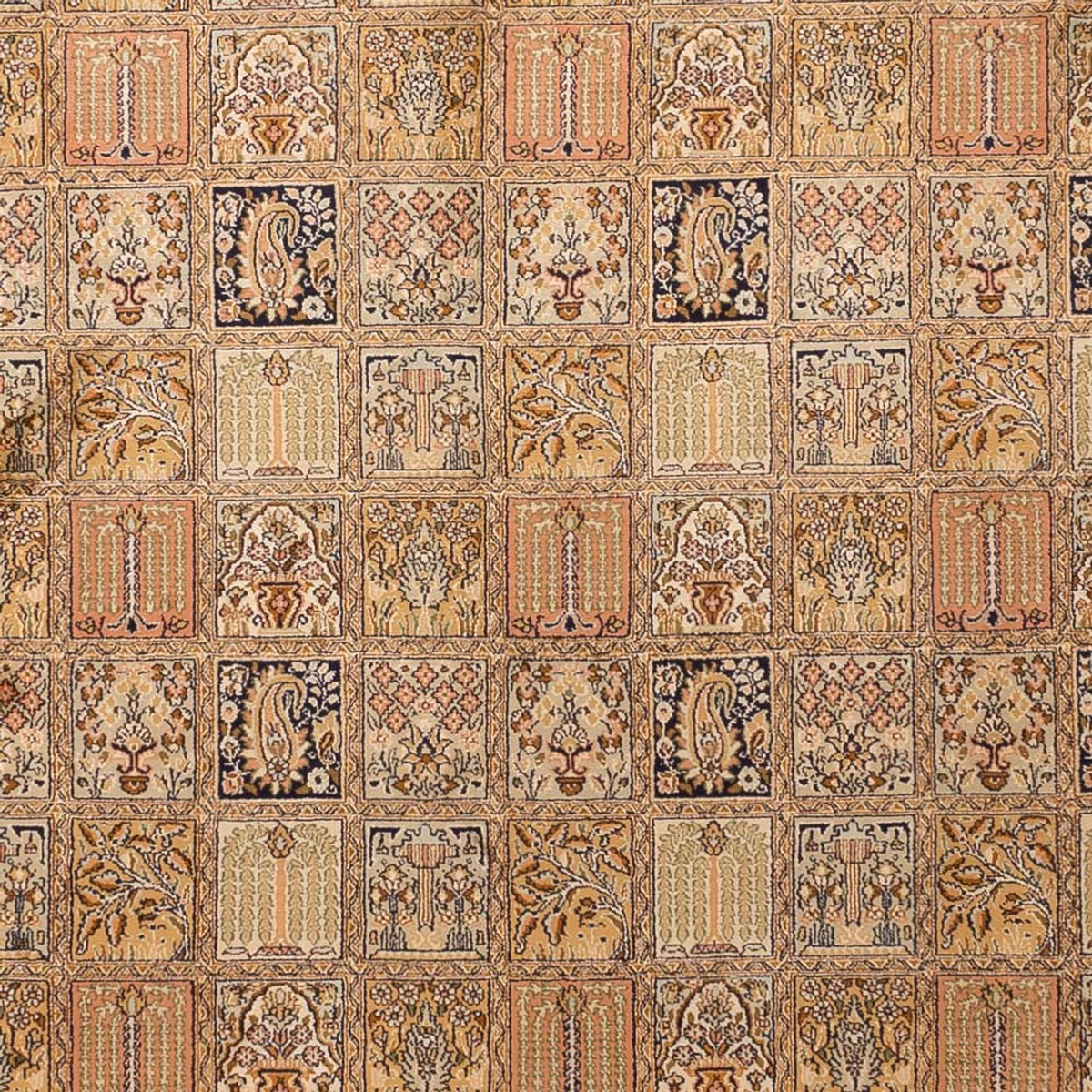 Sidenmatta - Kashmir Silk - 339 x 246 cm - mörk beige